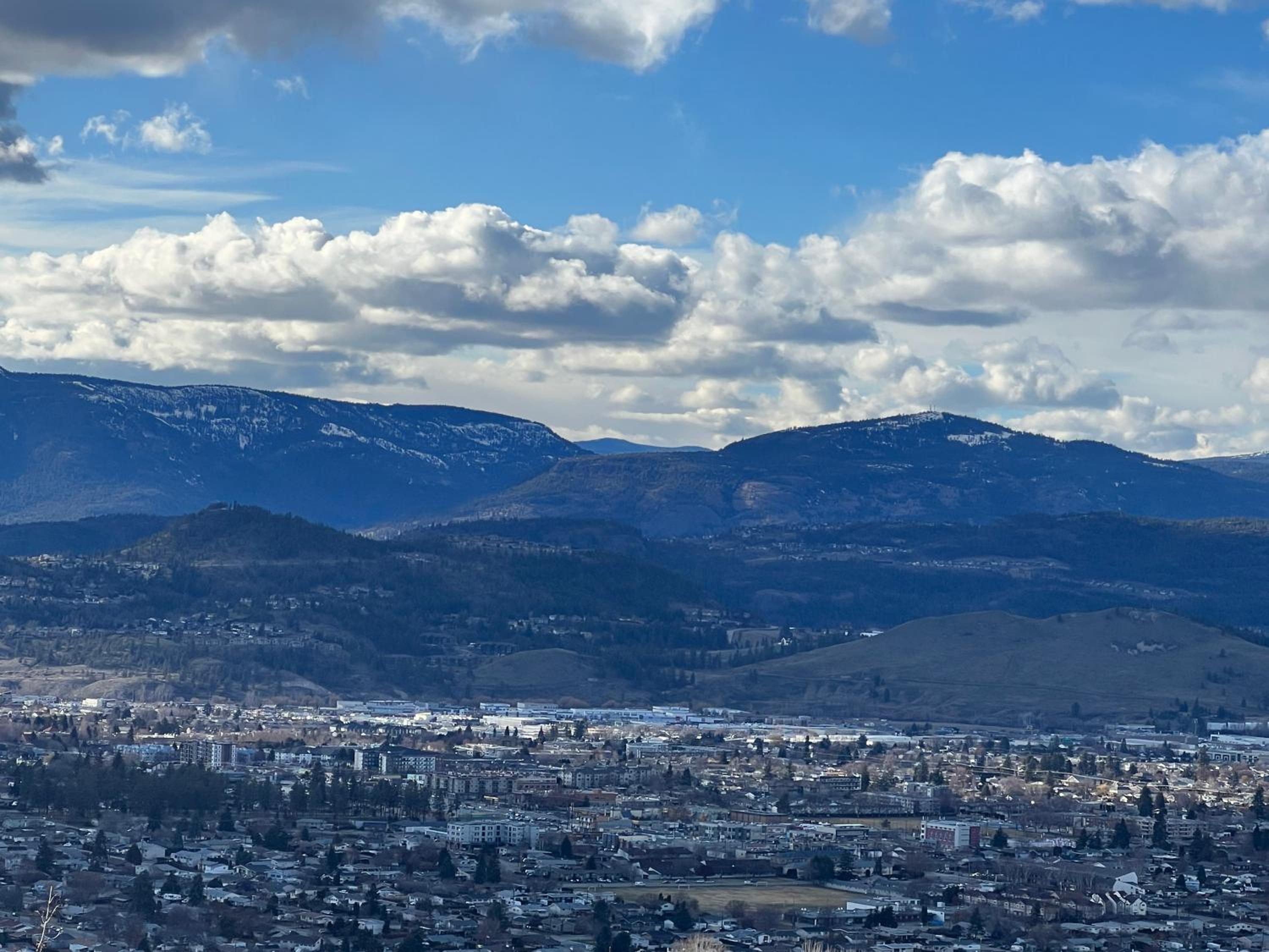 Lake and Mountain View Cozystay close to airport