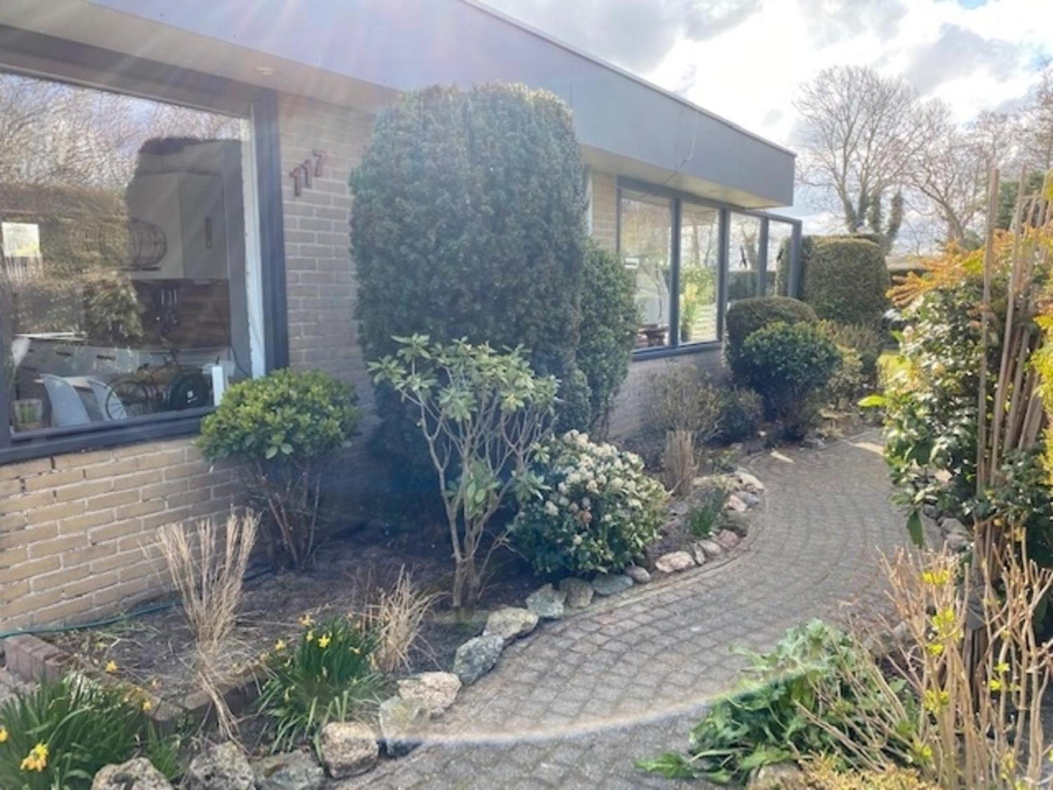70 qm grosser gepflegter, ruhiger Bungalow, Strandnah mit großen, uneinsehbaren Garten, Terrassenüberdachung view 5