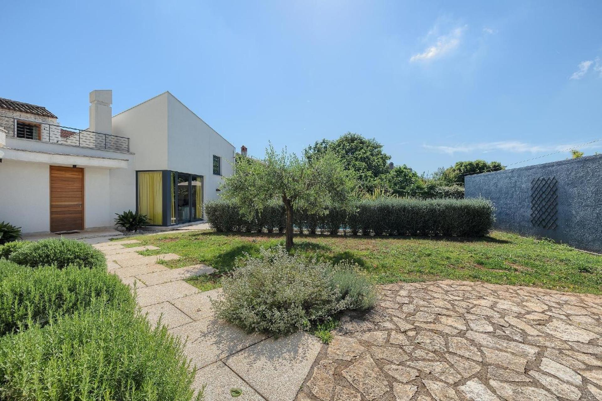 Ferienhaus mit Privatpool für 6 Personen ca 300 qm in Pula, Istrien Istrische Riviera view 2