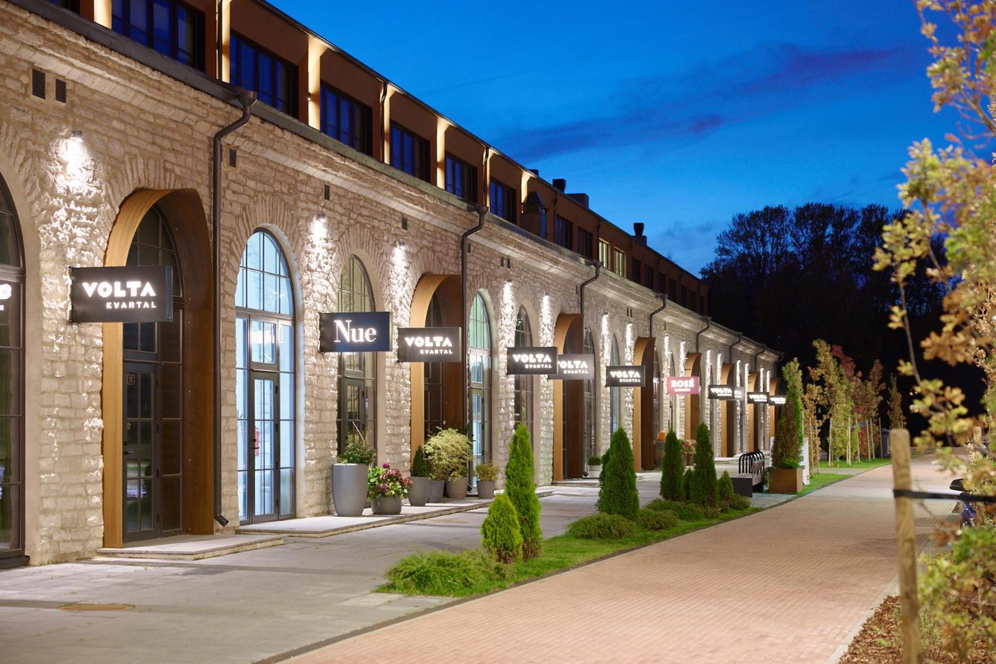 Stylish Volta Quarter Studios with AC