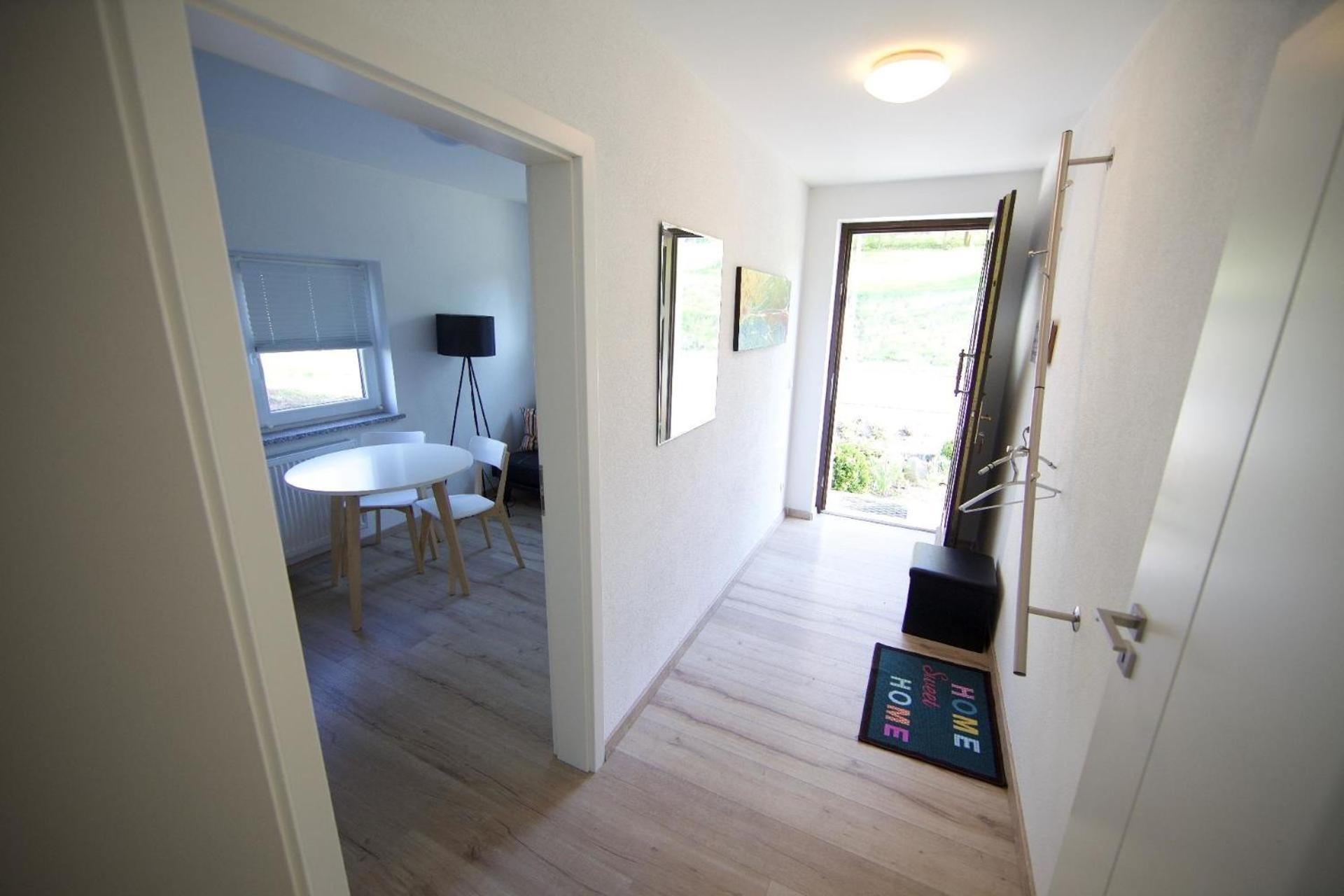 Helle Und Moderne Ferienwohnung Mit Terrasse