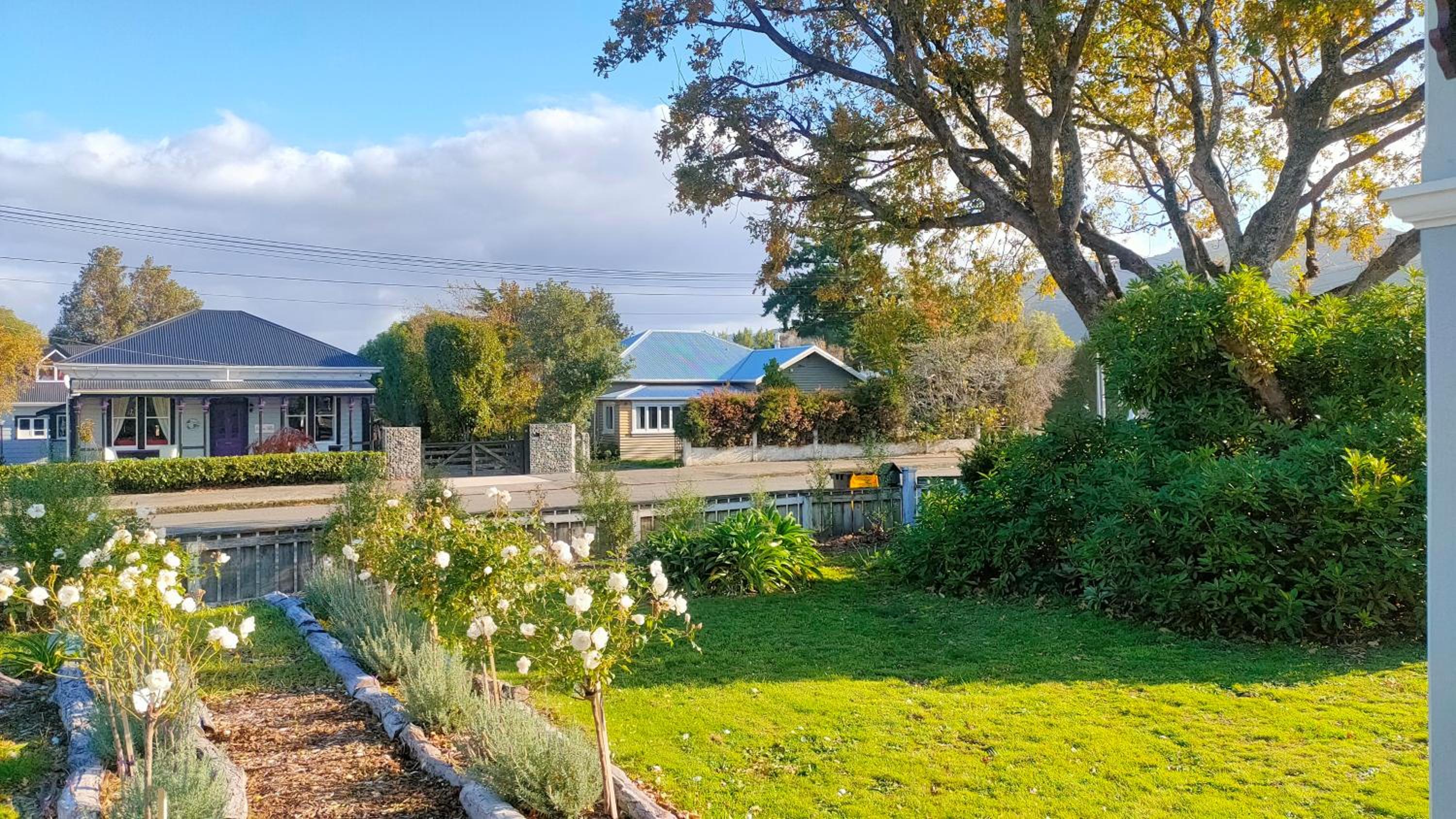 The Oaks- a beautifully appointed 1890s villa view 3