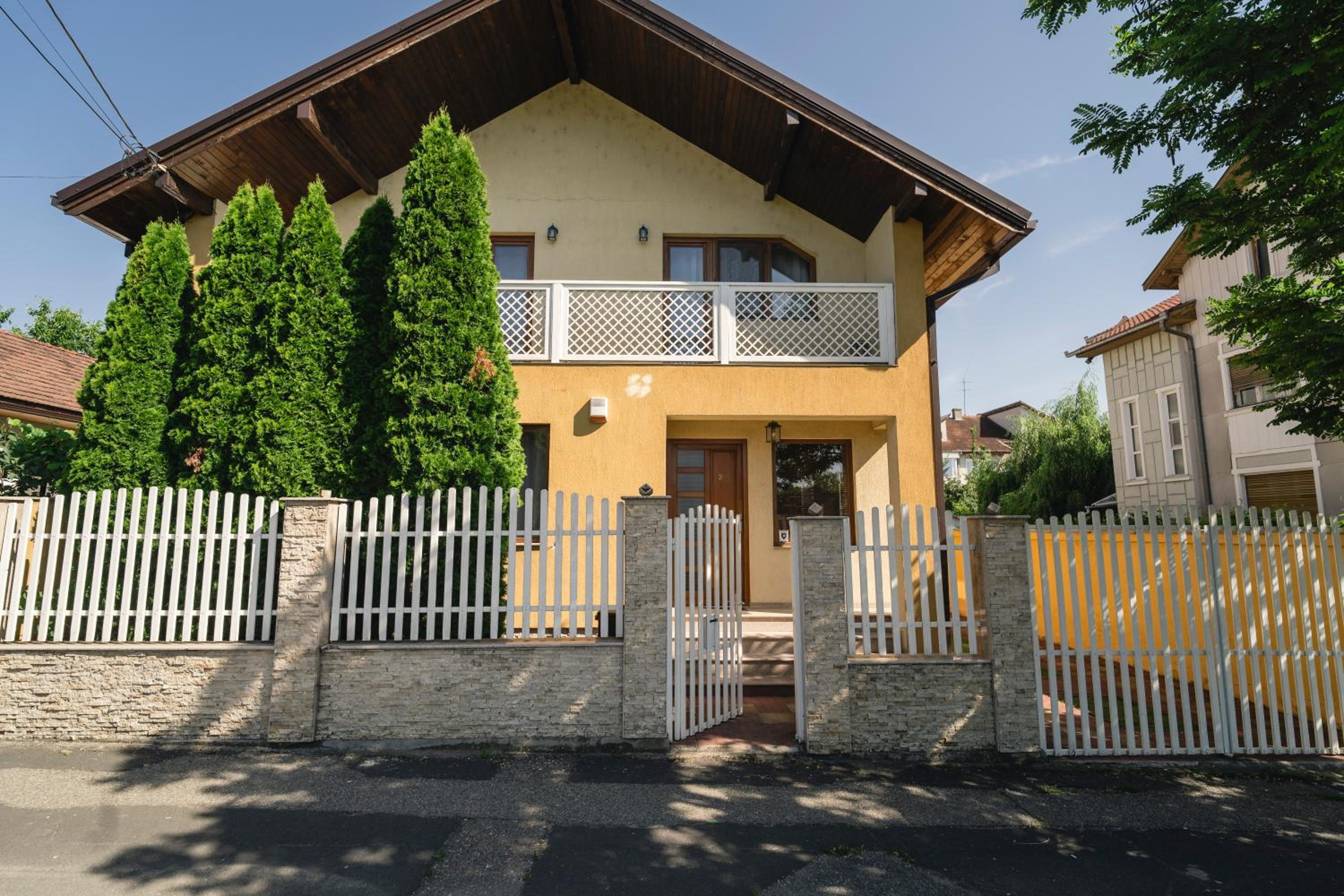 Boutique Casa Galbena view 2