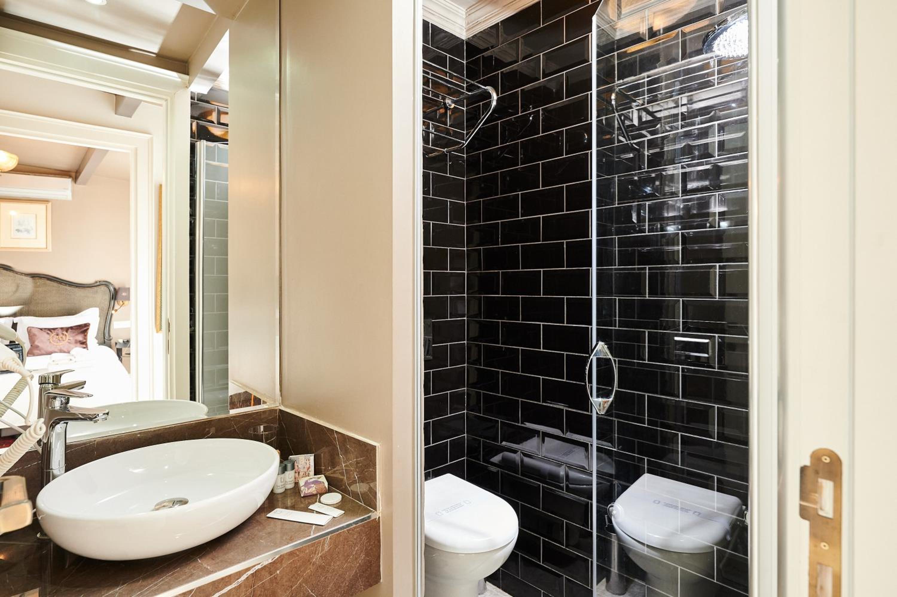 Faik Pasha Otelleri Özel Kategori Beyoğlu İstanbul - Image 238