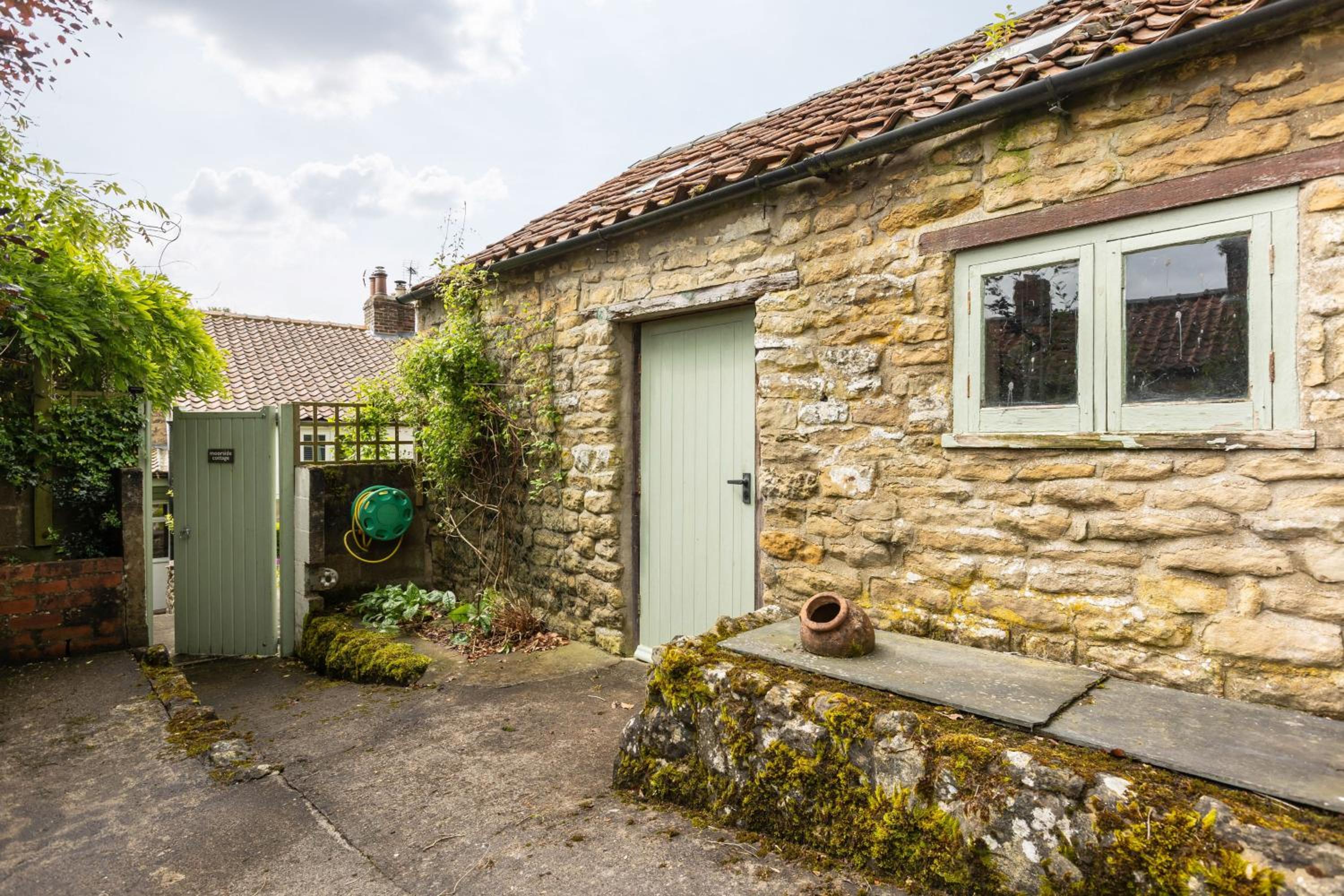 Robins Cottage - Beautiful North Yorkshire Stone Cottage