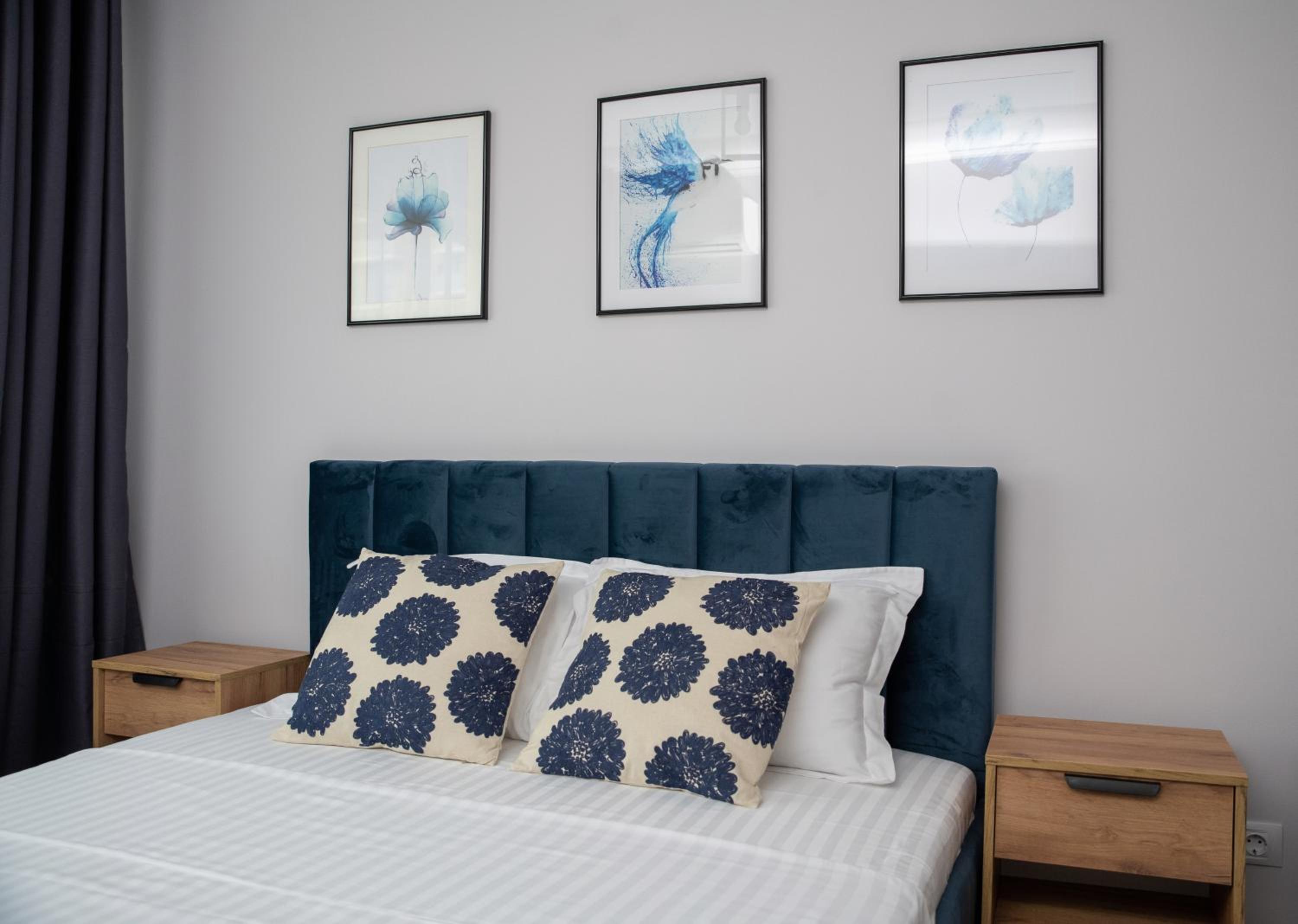 Urban Chic near Iulius Mall w free parking Certificat Ministerul Turismului view 4