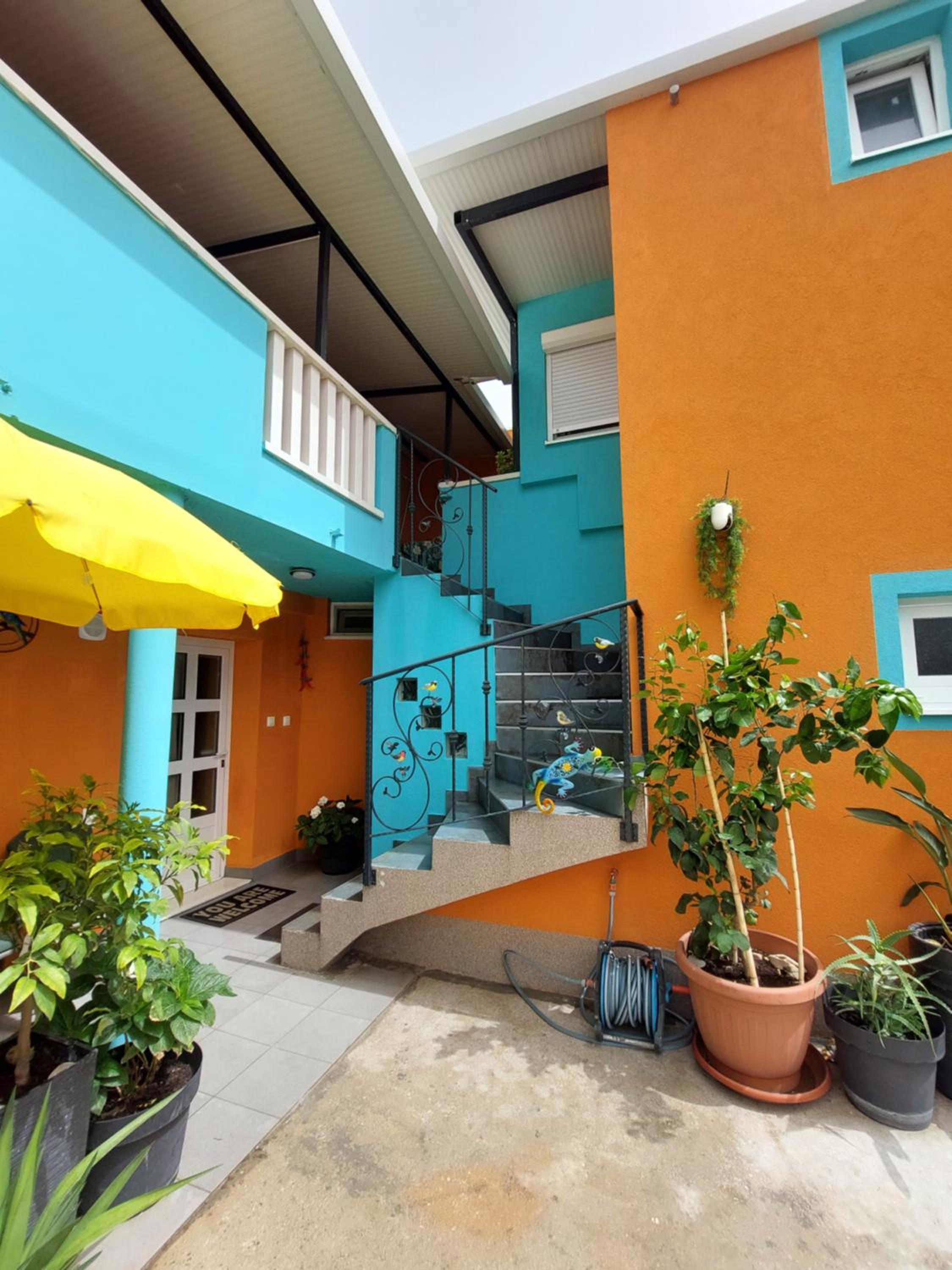 Mexicana Apartment Pink view 5