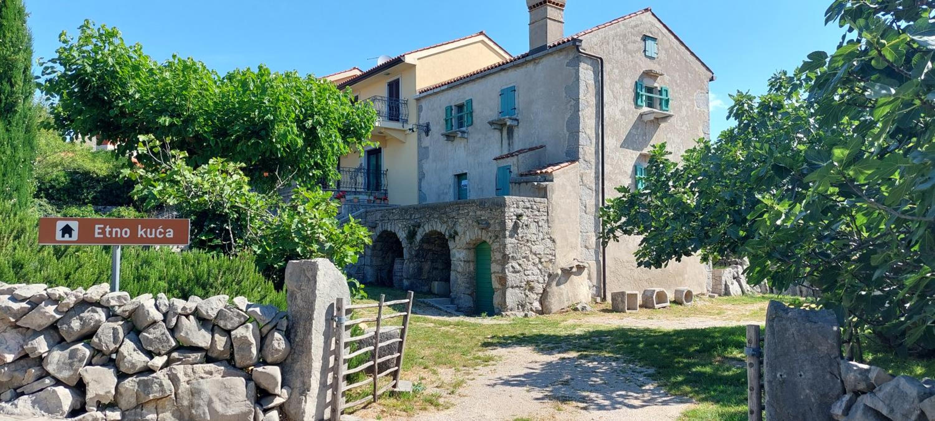 Apartment Kamenica