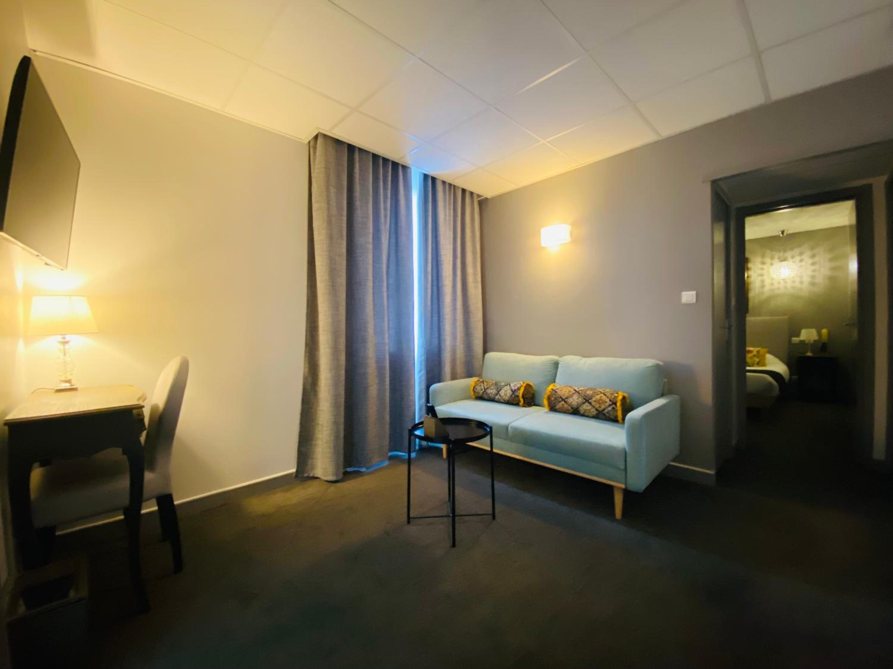 Arles Vacations - Brit Hotel Acacias - Property Image 32
