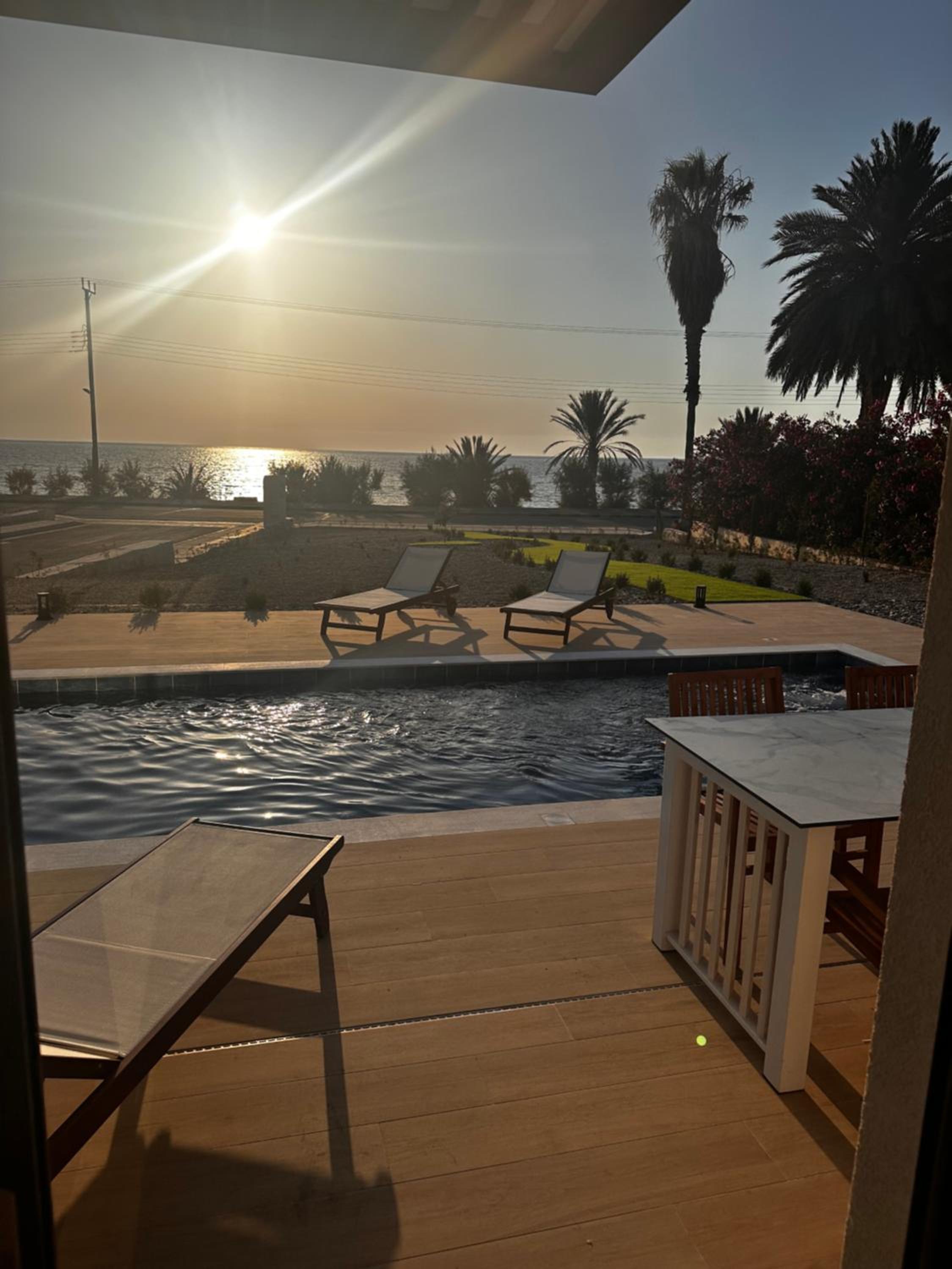 Santa Barbara Seafront villas w jacuzzi pool