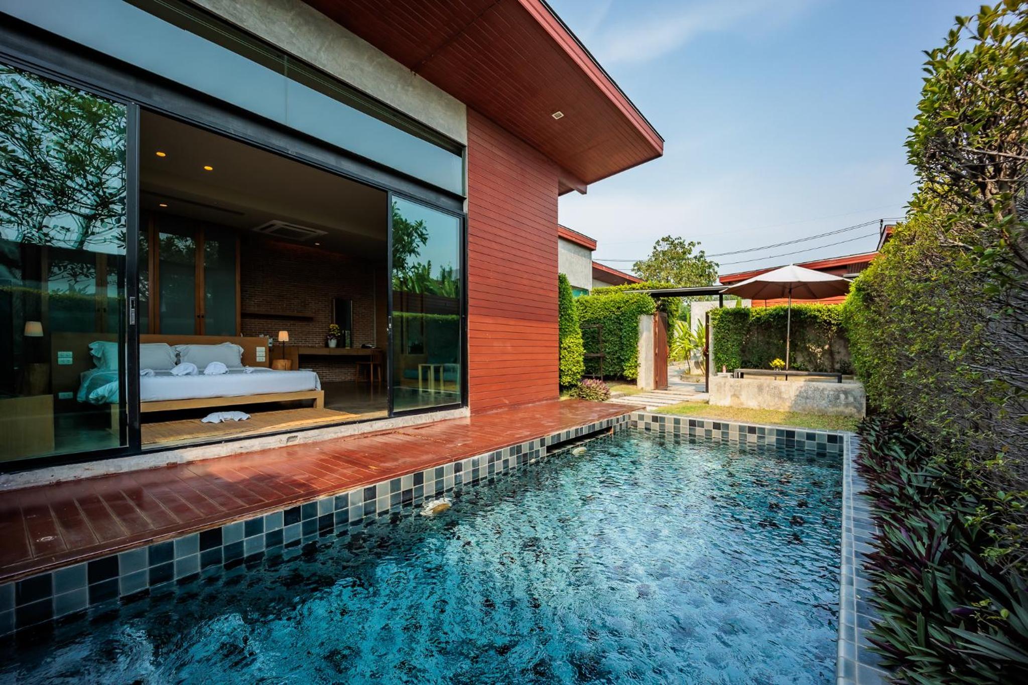 Sunday Sea Two Pool Villa Pattaya