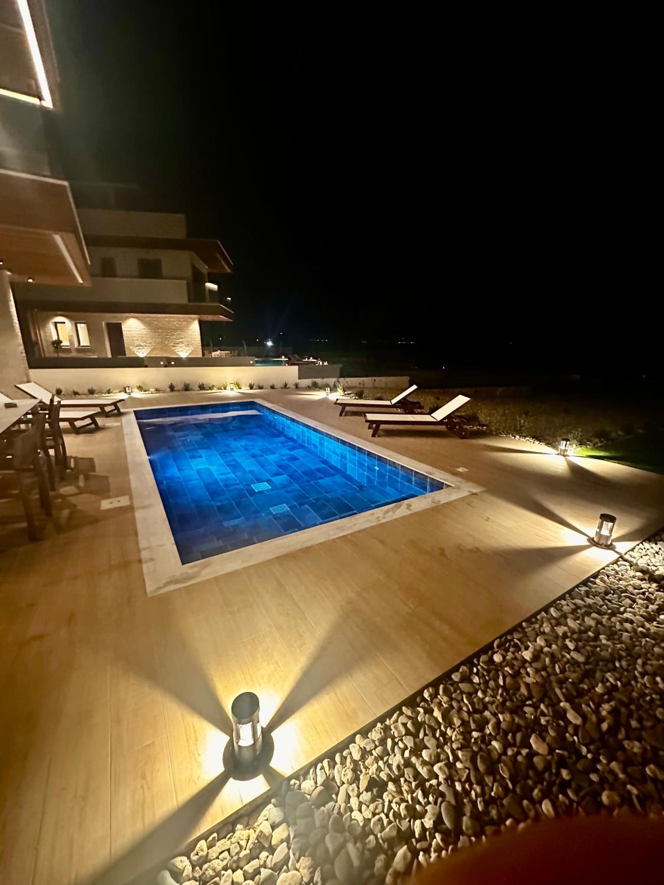 Santa Barbara Seafront villas w jacuzzi pool