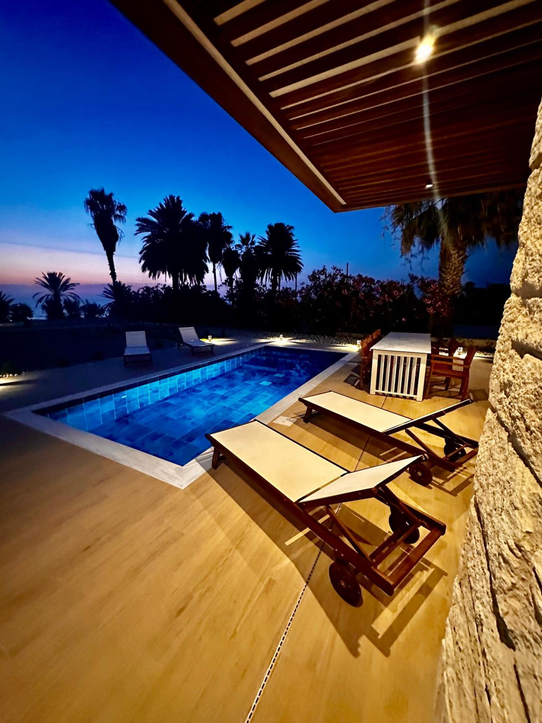 Santa Barbara Seafront villas w jacuzzi pool