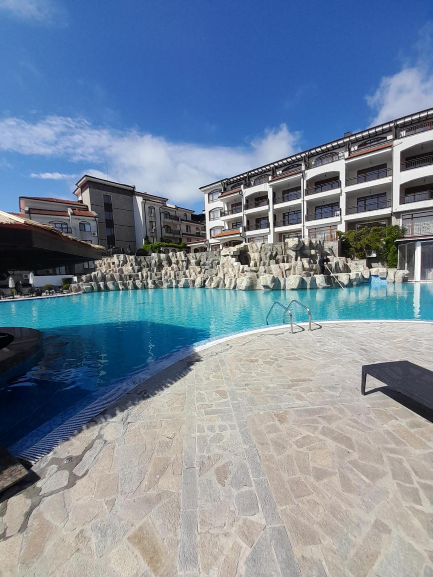 Beautiful 2 Room Apartment with Poolview outside from Aheloy