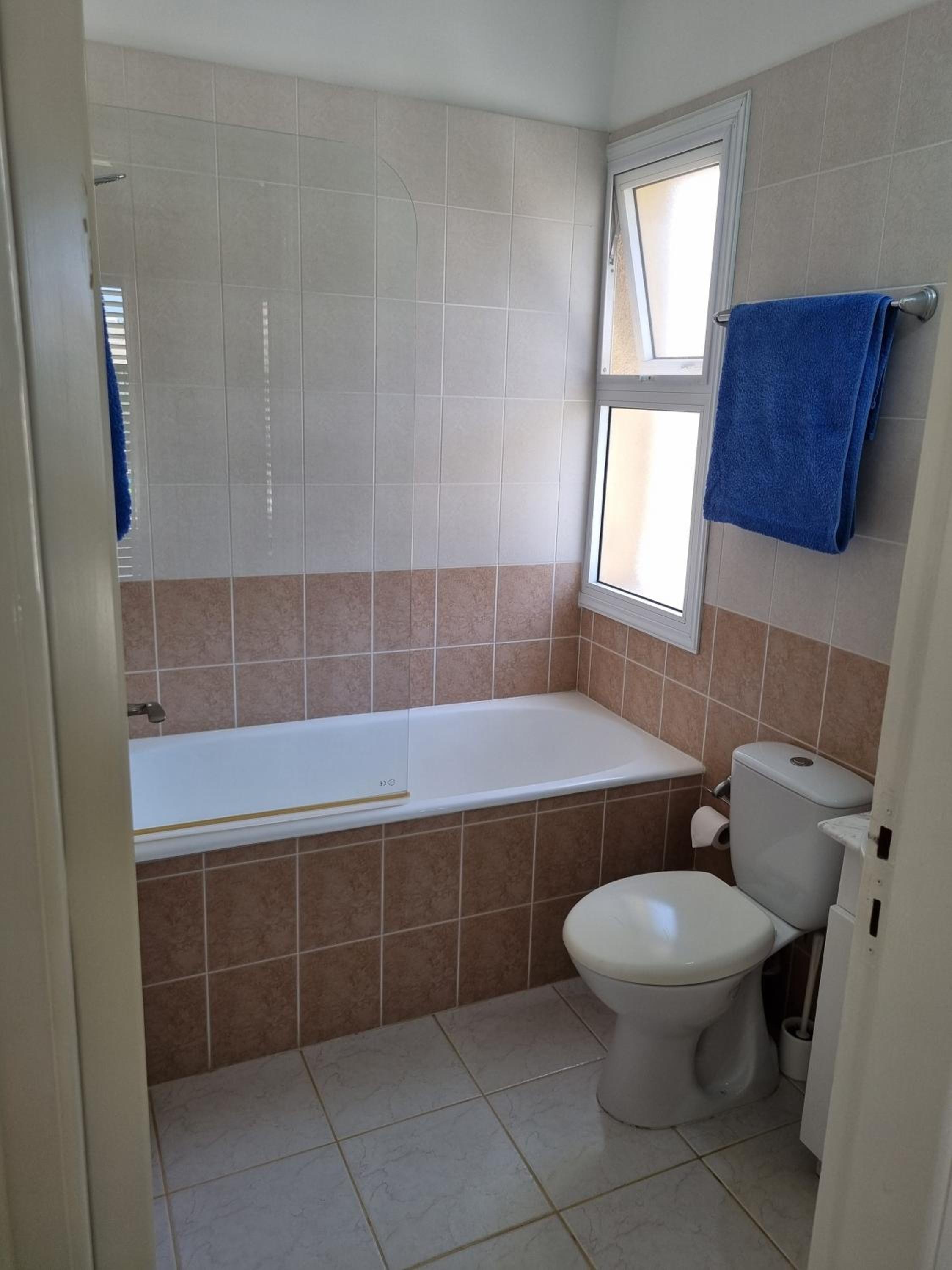 Cyprus Townhouse Pool Patio Aircon Free Parking