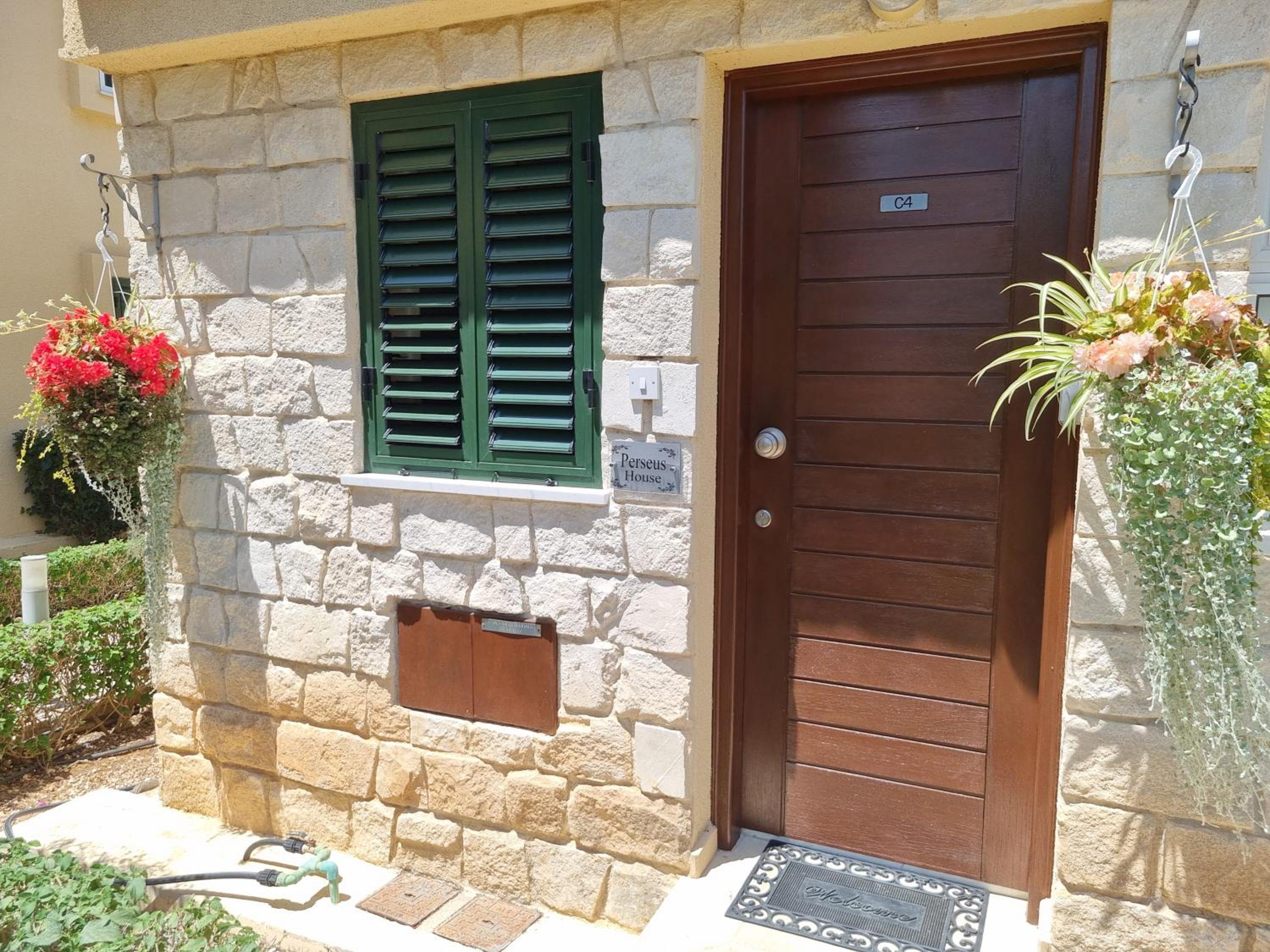 Cyprus Townhouse Pool Patio Aircon Free Parking