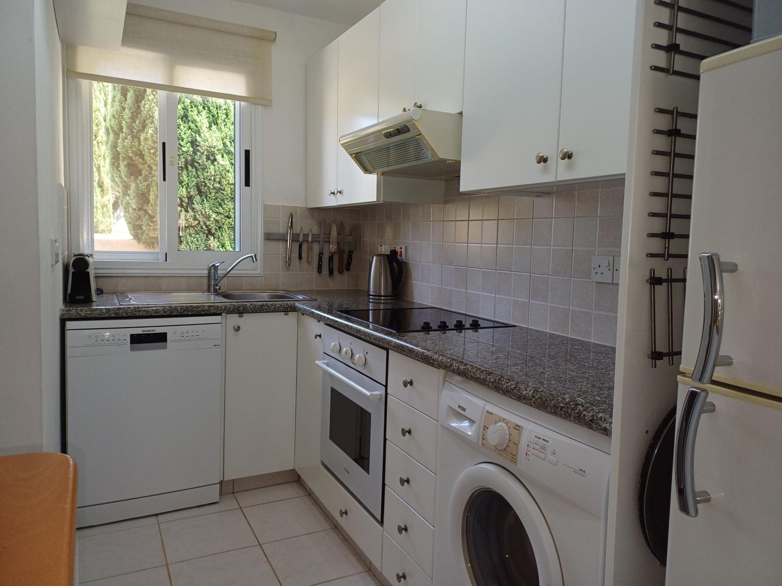 Cyprus Townhouse Pool Patio Aircon Free Parking