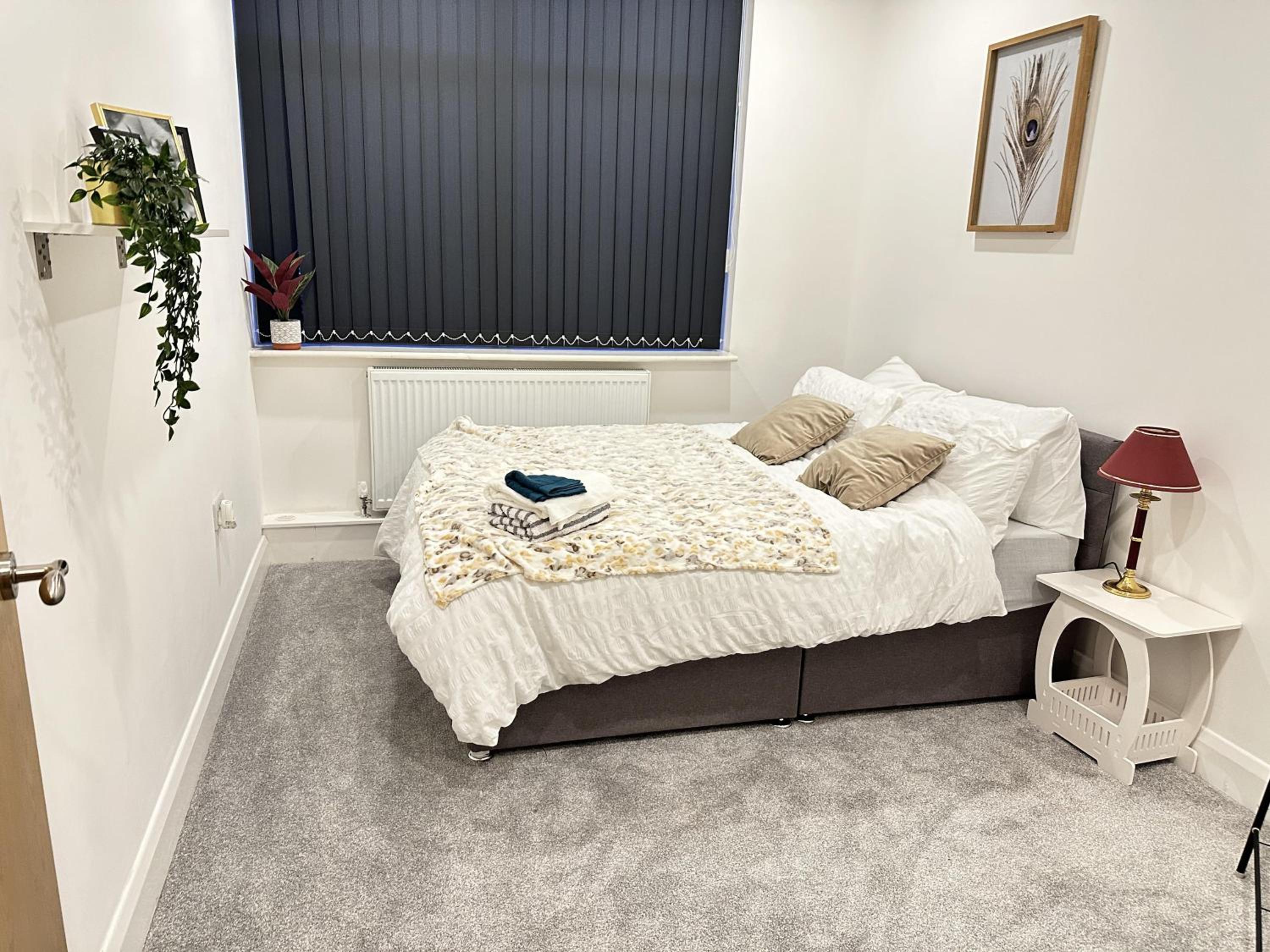 2 Bed Apartment - Sleeps 4 - Wifi - Parking view 2
