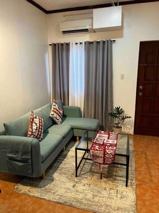 A modern & homely suite with wifi and free parking view 2