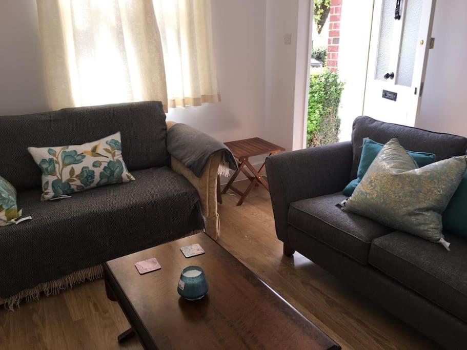 Riverside Cottage, A cosy home near Winchester view 5