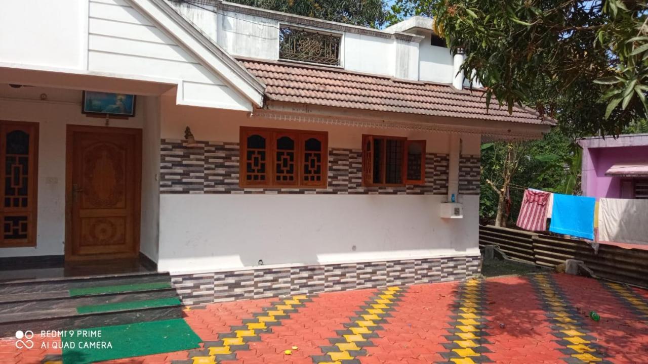J&J Home stay Kumarakom view 3