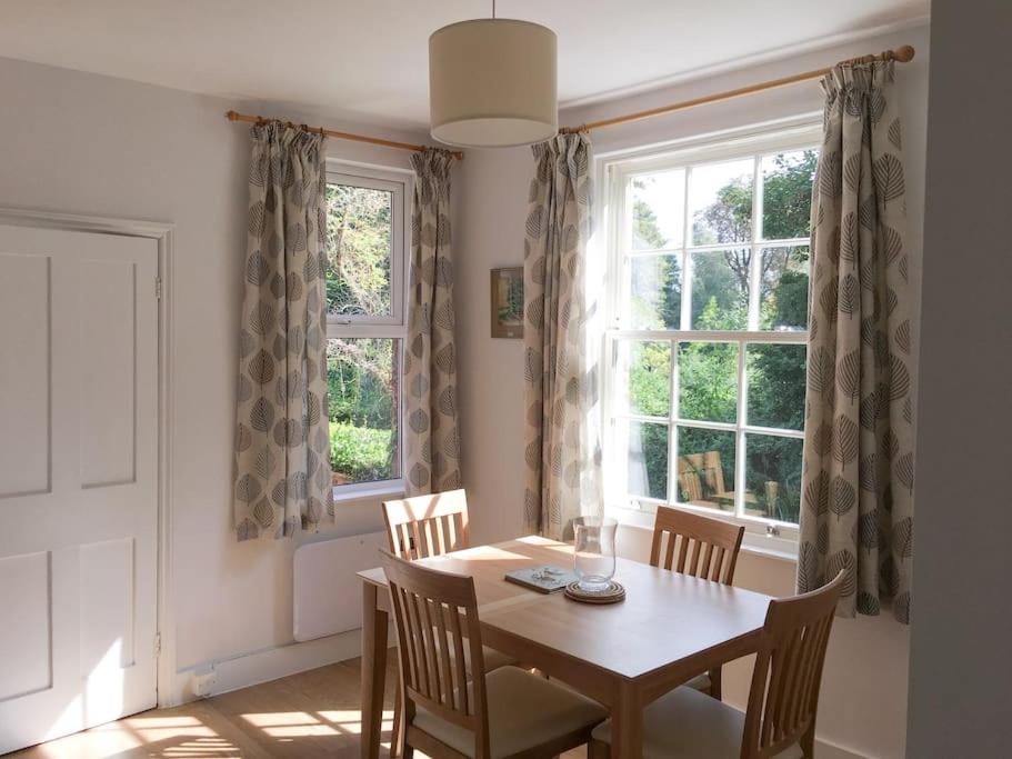 Riverside Cottage, A cosy home near Winchester view 2