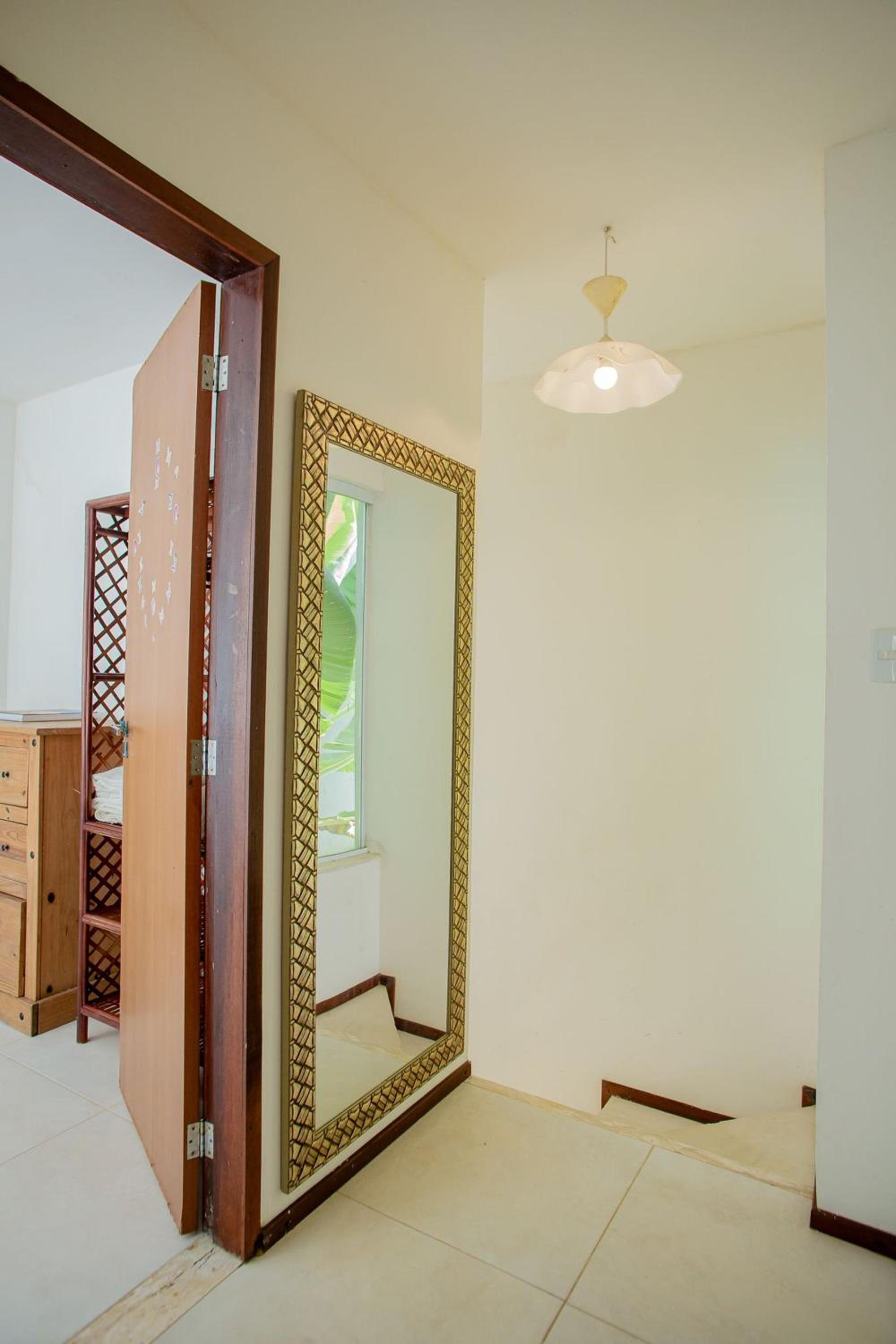 Casa em condominio com estacionamento 2 quartos 7 km da vila em Praia do Forte,