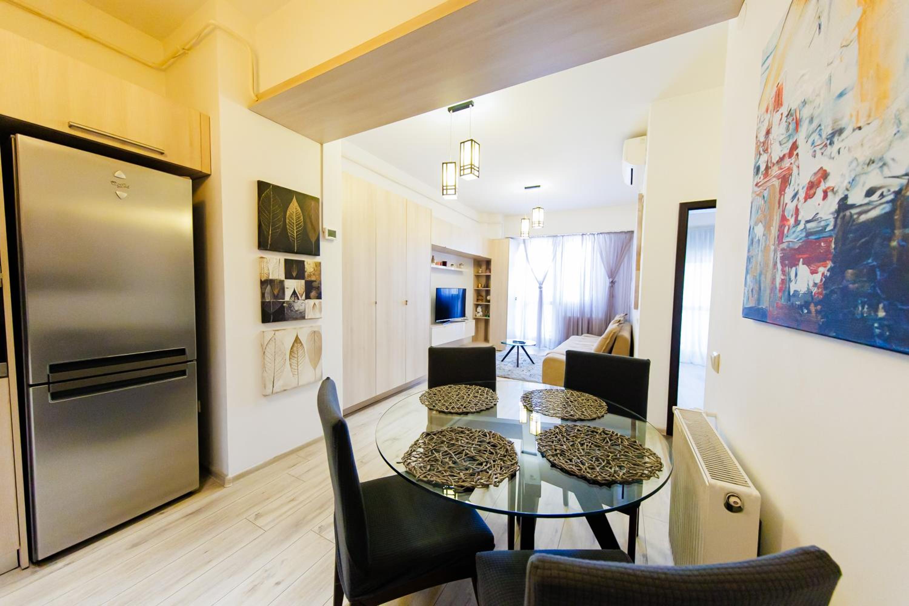 DEKO Apartments & Studios Near Palas Mall - Parking Option