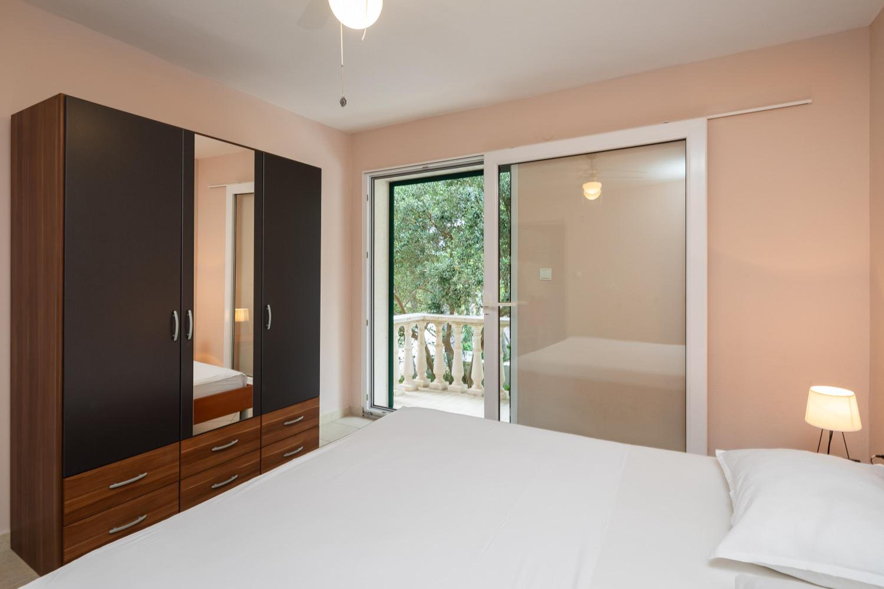 Villa Eden - Private Beachfront House with Pool