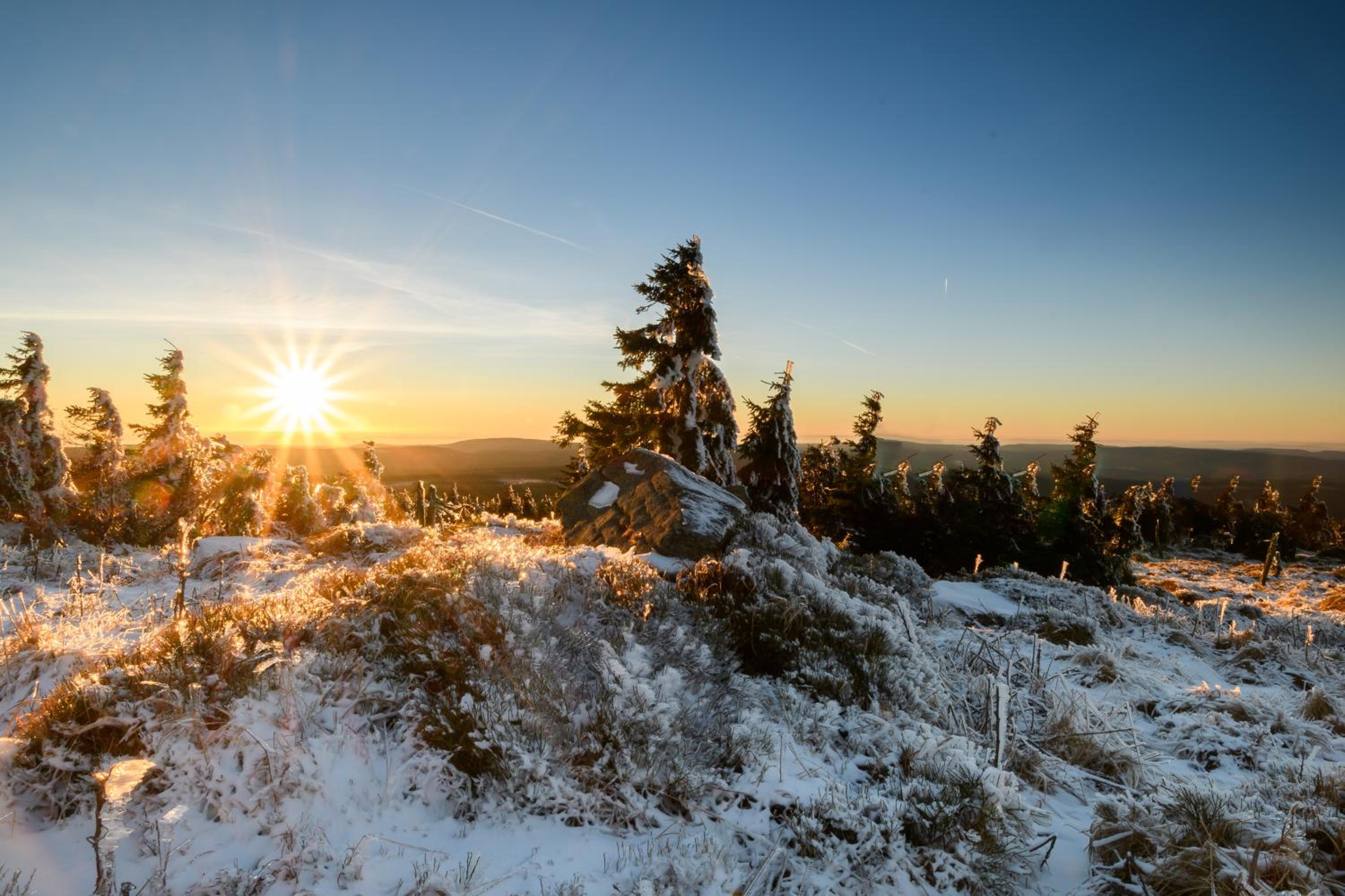 NEU! 9,7 Außergewöhnlich Bergblick mit Balkon Boxspringbett Kaffeevollautomat inkl Bettwäsche Handtücher #MeeneFewo de