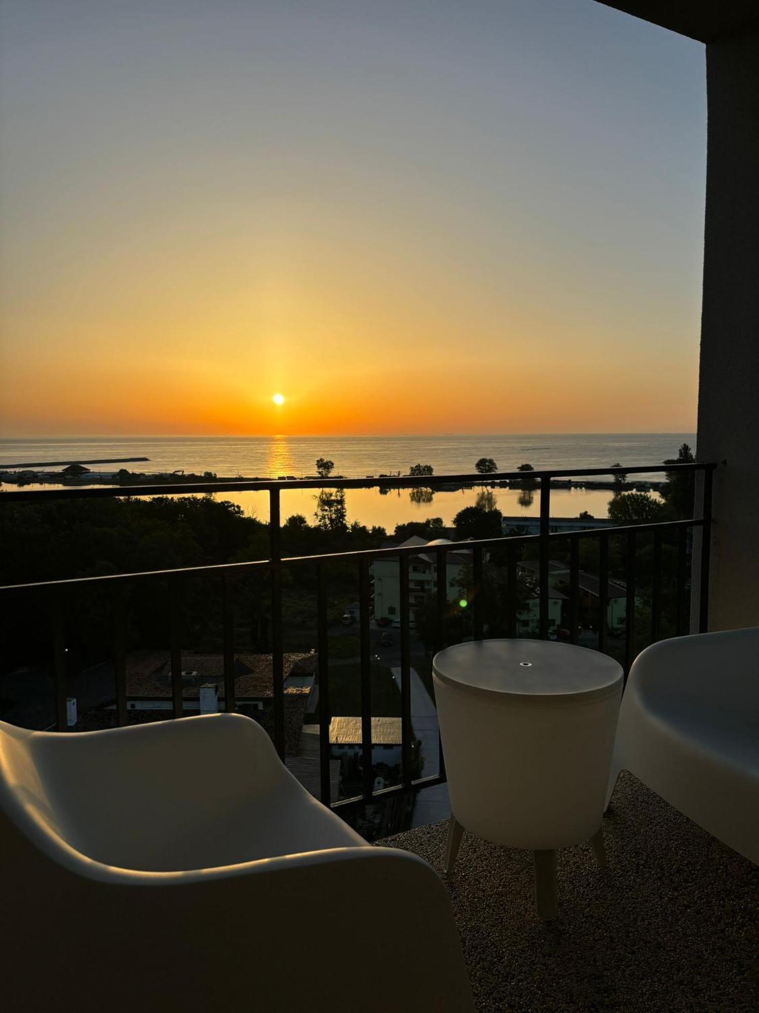 Donna Alba Seaview Penthouse, casa ta de pe plajă view 3