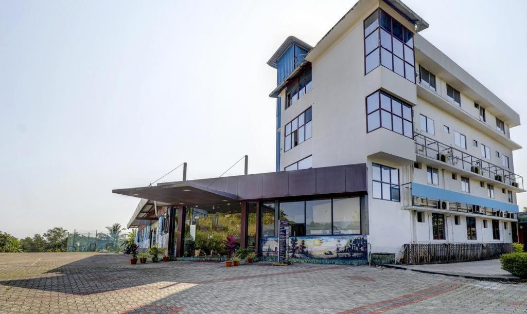 Hotel Pra,tham inn & resorts view 3