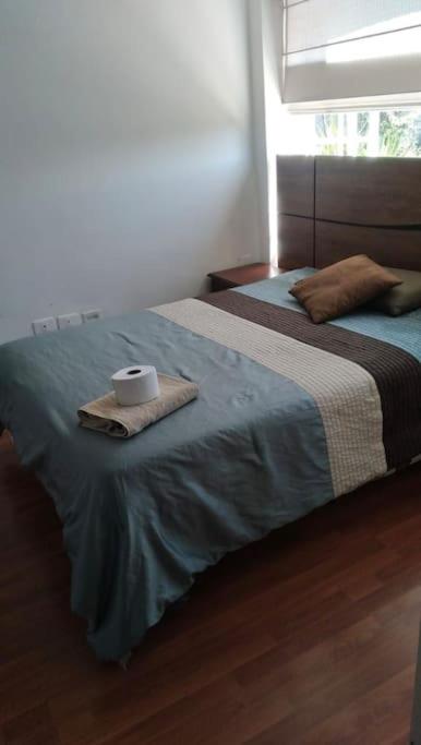 Amplia casa urbanización privada