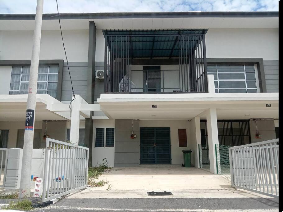 Weekly Rent Home Nearby Sultan Abdul Halim Airport photo 2
