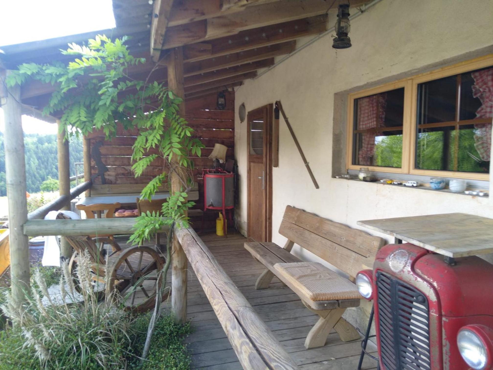 Charmantes Western-Zimmer mit Veranda auf dem Raihof