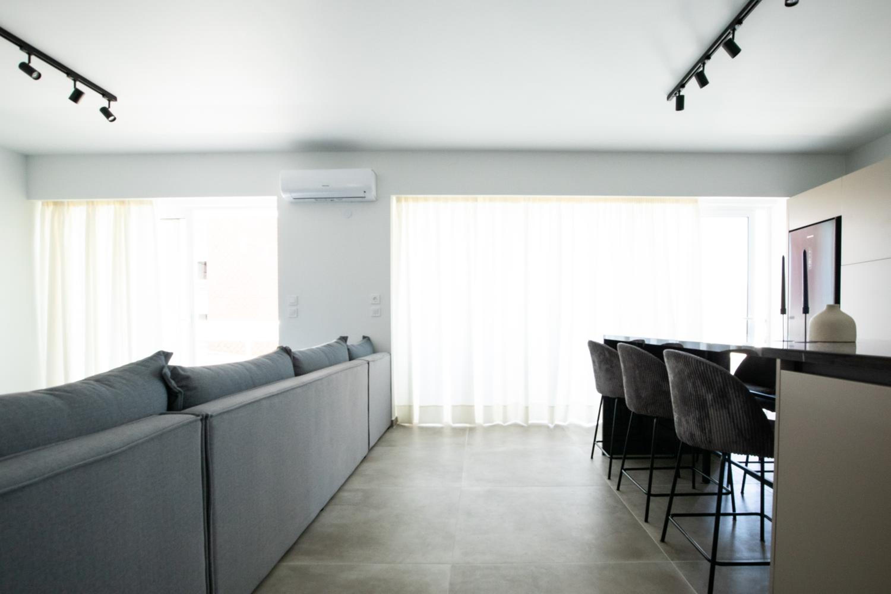 Mairyloy city luxury apartment
