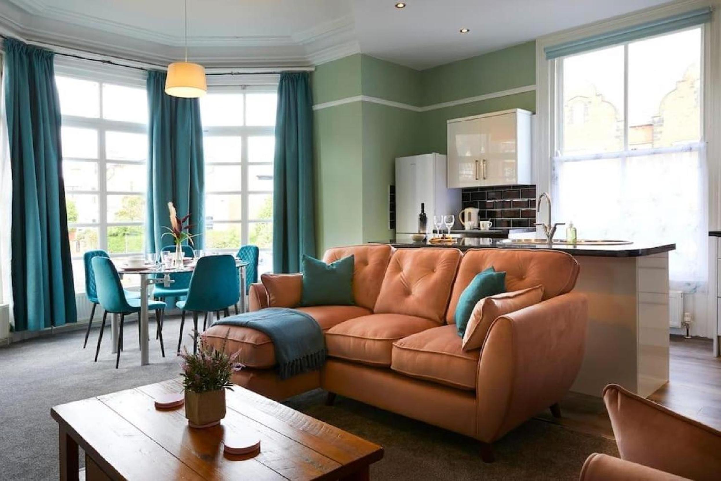 Queen Margarets Lodge