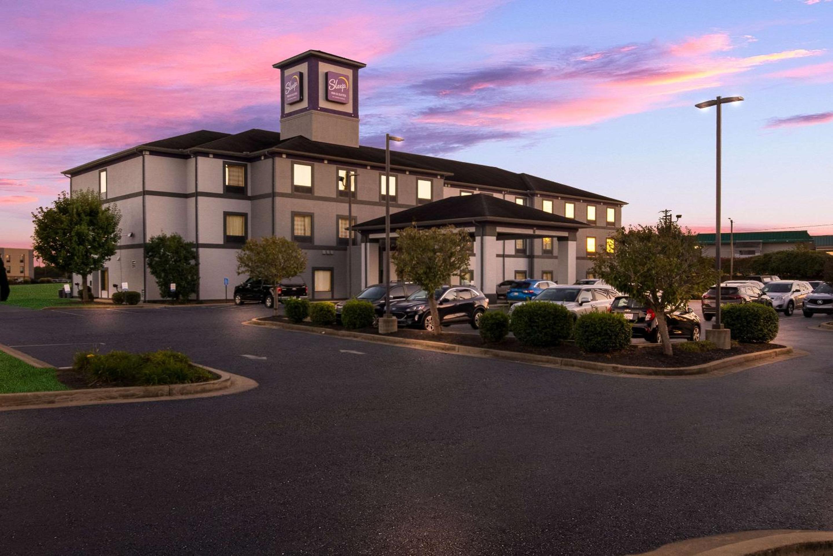 Cave City Vacations - Sleep Inn  Suites - Property Image 3