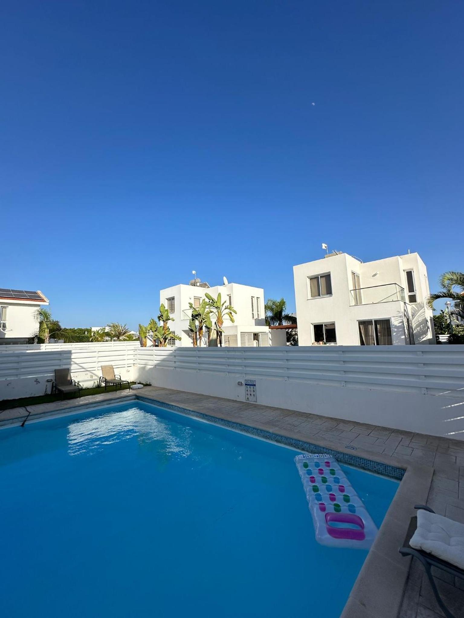 Haus 2 Schlafzimmer und Pool