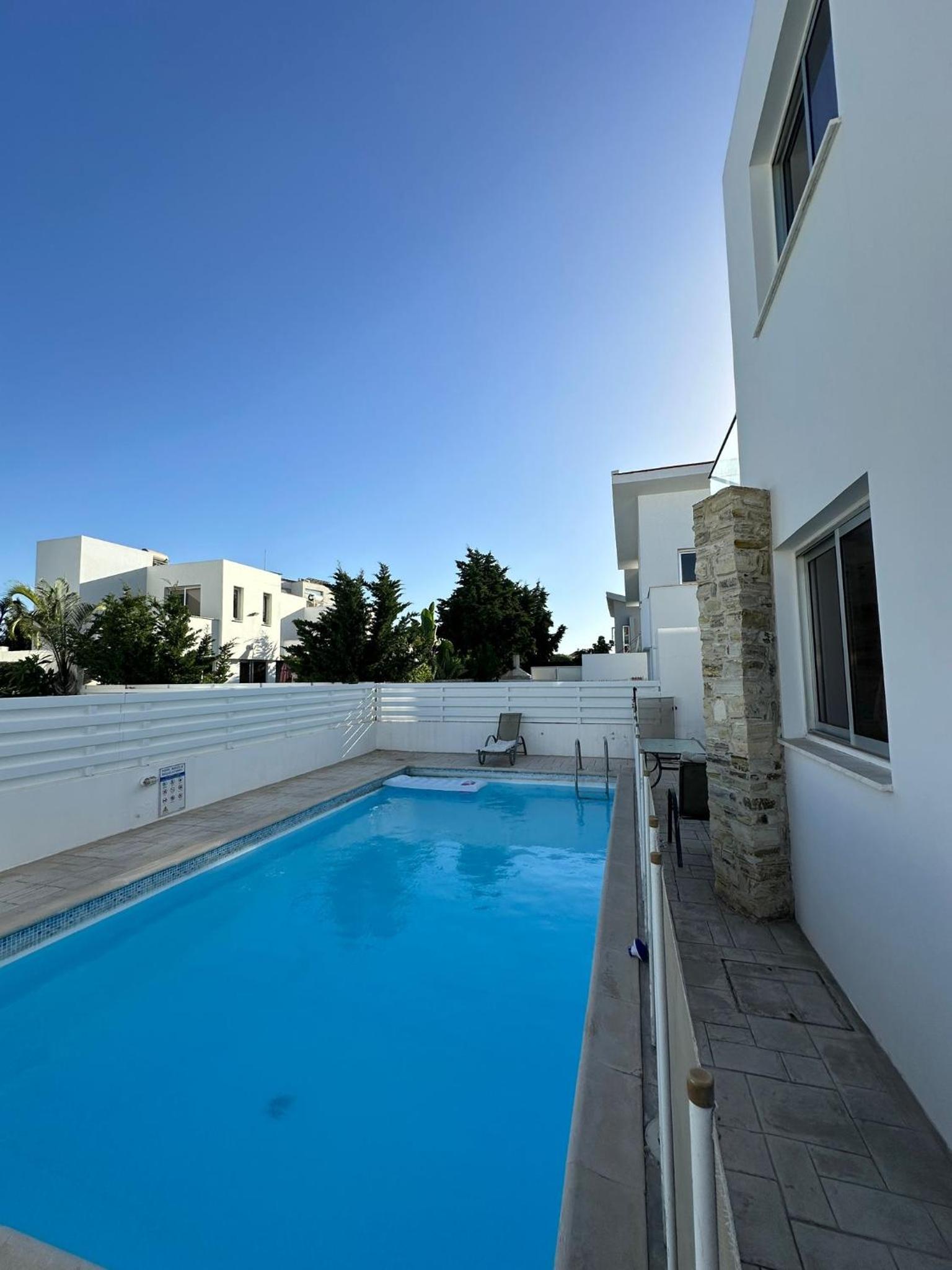 Haus 2 Schlafzimmer und Pool