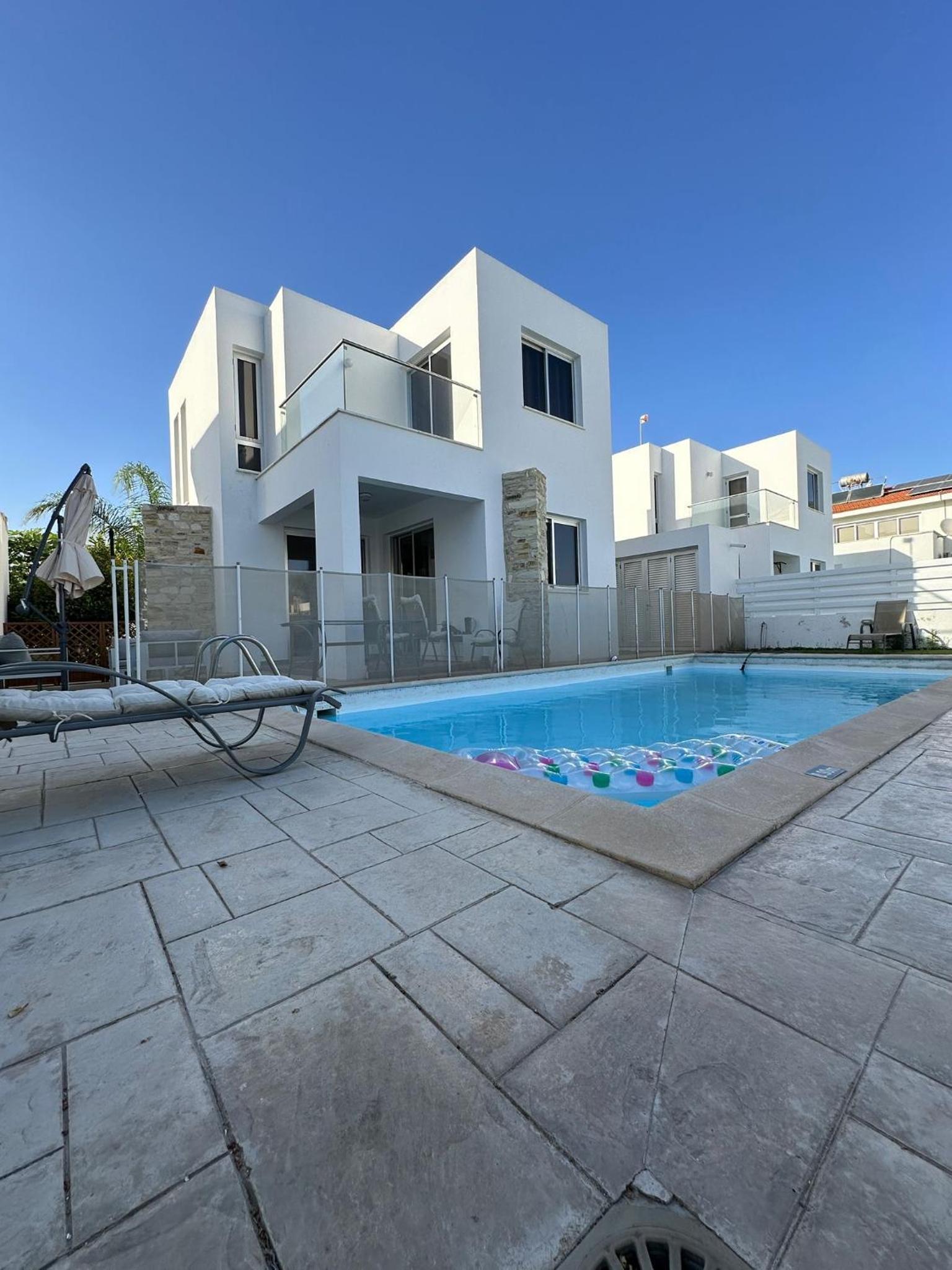 Haus 2 Schlafzimmer und Pool