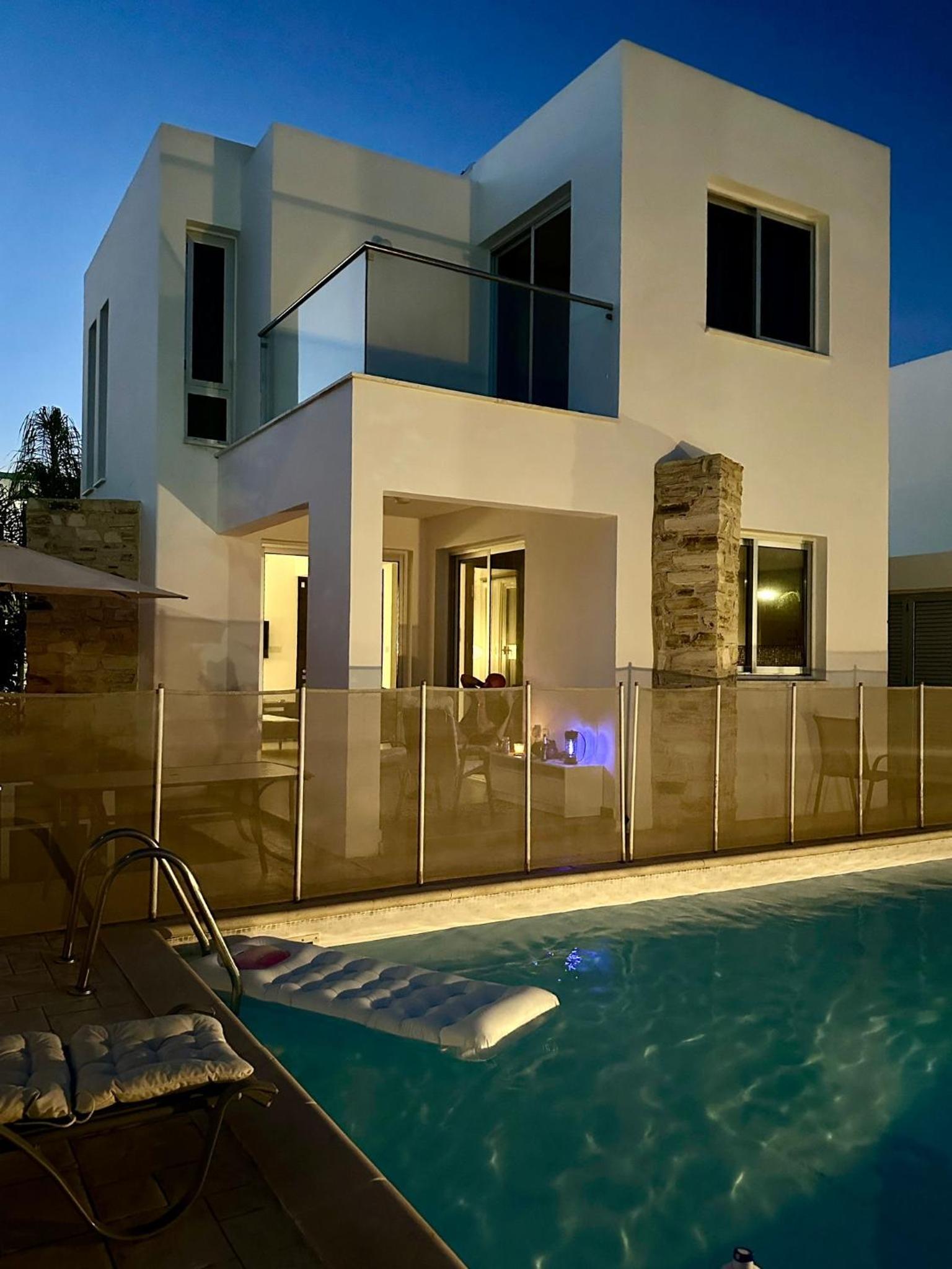 Haus 2 Schlafzimmer und Pool