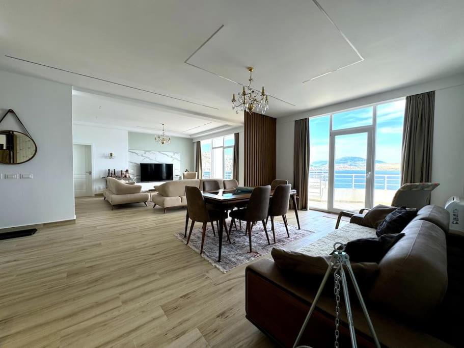 Seafront Oasis Luxury Apartment, with Sae View
