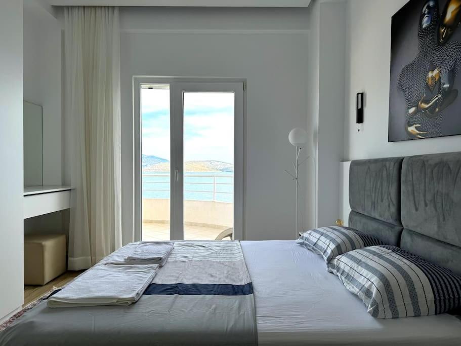Seafront Oasis Luxury Apartment, with Sae View