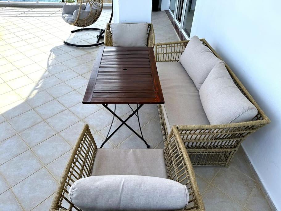 Seafront Oasis Luxury Apartment, with Sae View photo 4