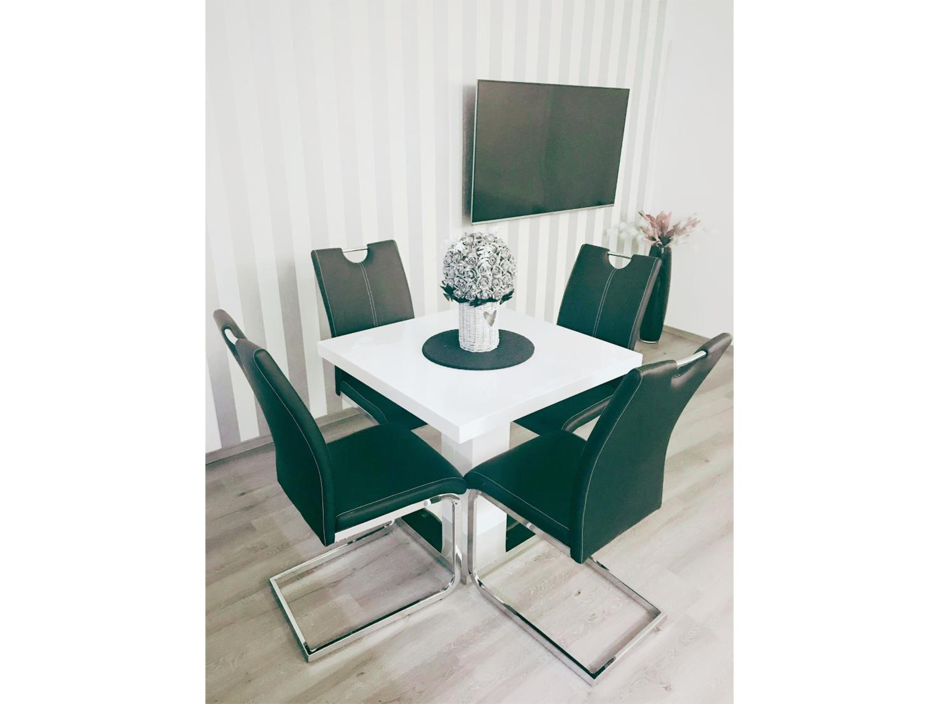 Victoria's Place Apartment