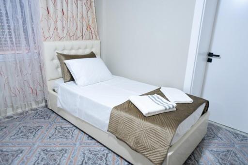 Robert Apartament Center