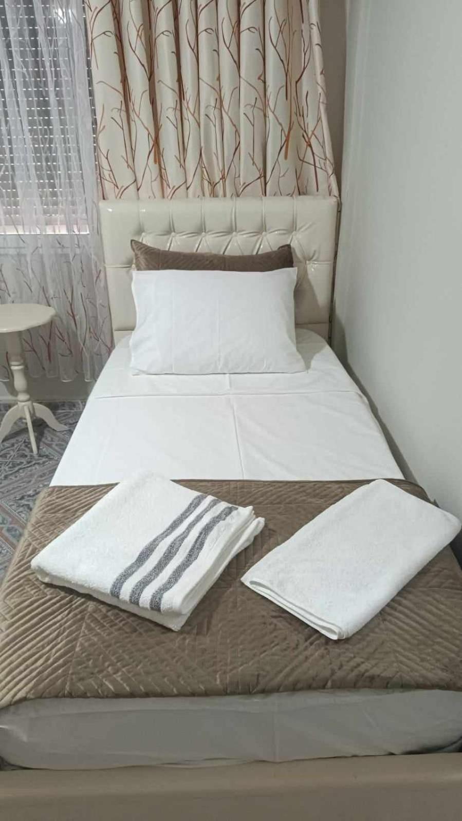 Robert Apartament Center