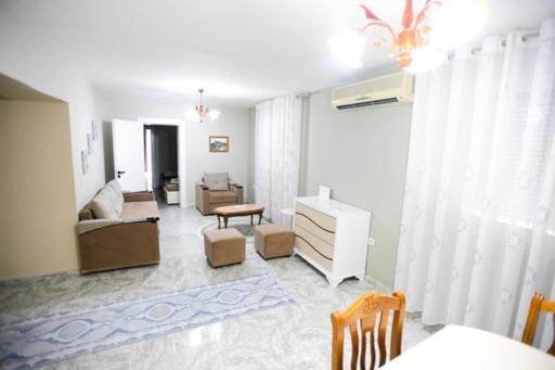 Robert Apartament Center