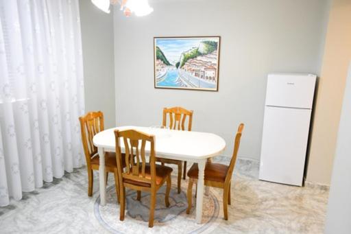 Robert Apartament Center